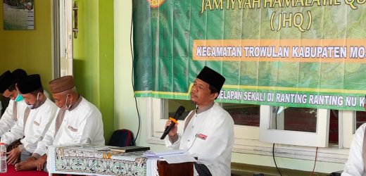 KH. Ahmad Bashori Bacakan Kitab At Tibyan Dalam Diskusi Ilmiah JHQ Trowulan