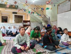 Memperingati Maulud Nabi dan Hari Santri, PKPT IPNU IPPNU IAI Uluwiyah Menebar Kebahagiaan Bersama Anak Yatim Piatu Tarbiyatul Aitam