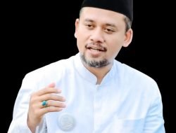 Khutbah Jumat : Tolonglah Saudaramu, Maka Allah Akan Menolongmu