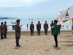 Memperingati Harlah NU ke-96, Satkoryon Banser Kecamatan Ngoro Gelar Apel Upacara di Pantai