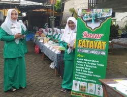 Tingkatkan Kemandirian, Fatayat NU Dawarblandong Gelar Bazar