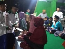 Meriahkan Haul Mbah Royan, LAZISNU Jetis Santuni Yatim Piatu Desa Penompo