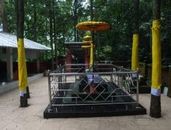 Makam Mbah Sinari atau Syekh Marzuki di Desa Manting Jatirejo