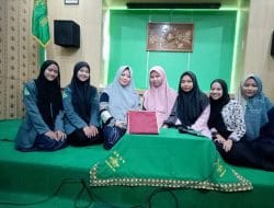 Semangat Pelajar Putri NU Dlanggu Ikuti Ngaji Keputrian