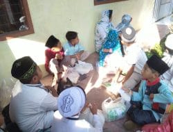 Bekerja Sama dengan LAZISNU, MI Darussalam Pacet Distribusikan Zakat Fitrah