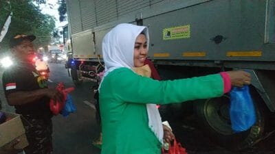 Harlah, Ansor dan Fatayat NU Bangsal Bagikan Ribuan Takjil Gratis