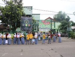 Berbagi Takjil Bersama SMK Ma’arif NU Jatirejo, Proses Melatih Kepekaan Sosial untuk Peserta Didik