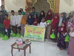Gelar Santunan Yatim Piatu dan Dhuafa, Ranting NU Ngabar Berkolaborasi dengan Yayasan Kopi Gladak