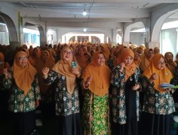 Semangat Ribuan Muslimat NU Sooko Hadir di Pengajian Rutin