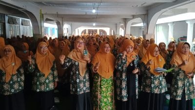 Semangat Ribuan Muslimat NU Sooko Hadir di Pengajian Rutin
