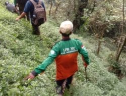 LPBI NU Kabupaten Mojokerto Terjunkan Anggota Mencari Raffi Yang Hilang Di Bukit Krapyak