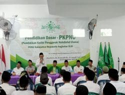 KH. Abd. Adzim Alwi Buka PD PKPNU MWCNU Sooko