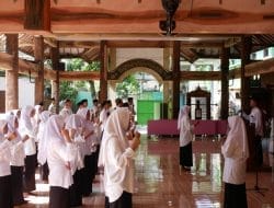 Peringati Hari Santri, PP. Al Falaq dan Al Khadijah Gelar Apel Gabungan