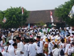 Di Hari Pahlawan, Santri TPQ Madin se-Kecamatan Bangsal Peringati HSN dengan Baca 14.000 Sholawat Nariyah