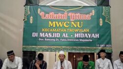 Foto KH. Samian Muhsin Mengaji
