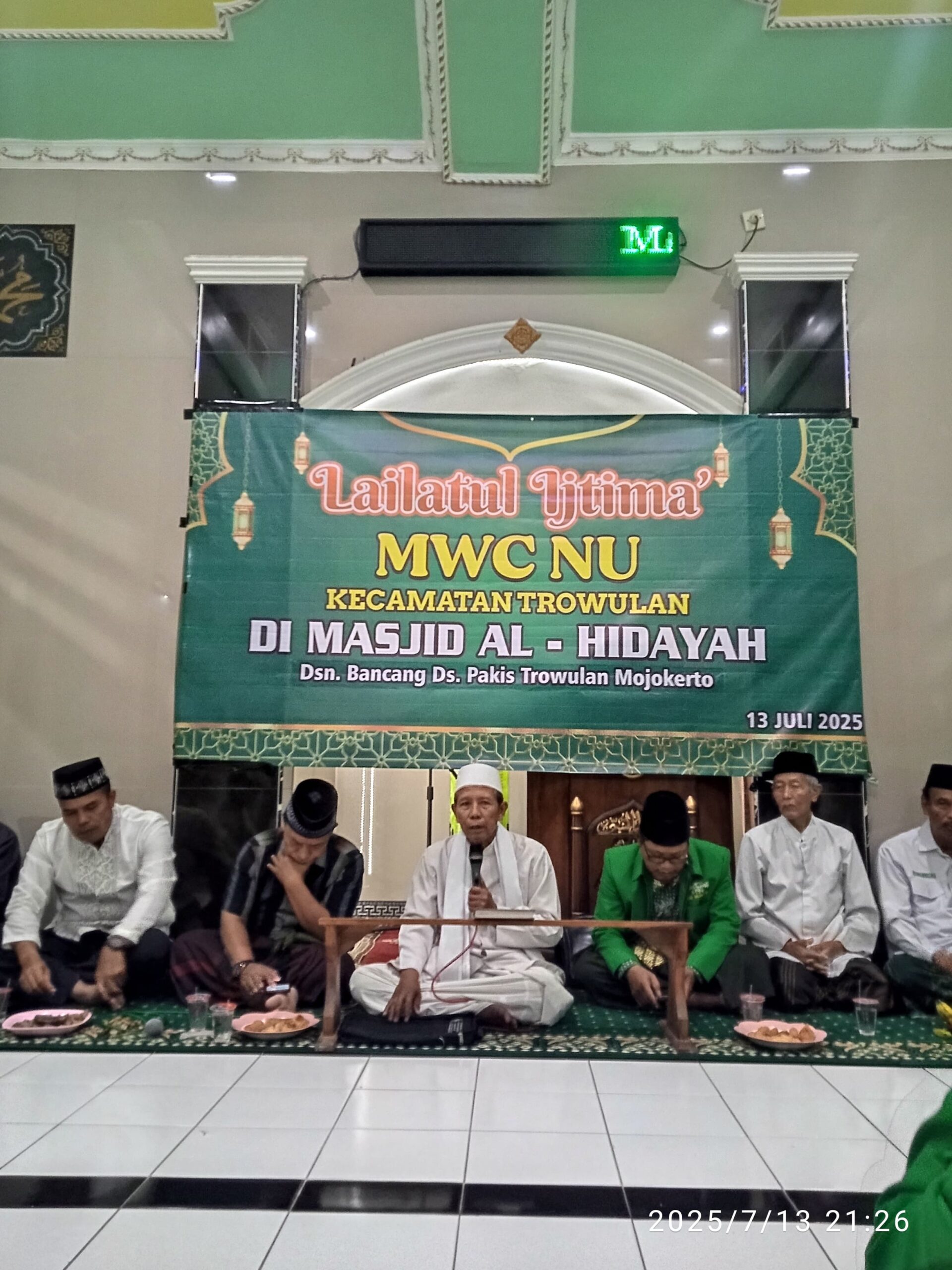 Foto KH. Samian Muhsin Mengaji