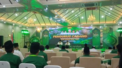 Foto Rais Syuriah PCNU KH Muslich Abbas memberikan Taujihat