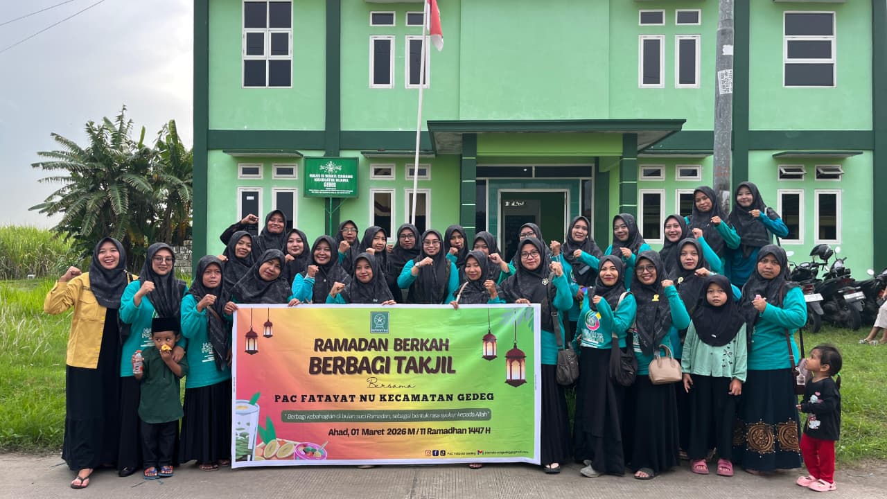 Foto Kegiatan Aksi Berbagi Takjil Fatayat NU Gedeg